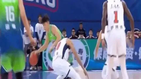 “陈芋汐大气亮相同济迎新，专业抉择引发关注”